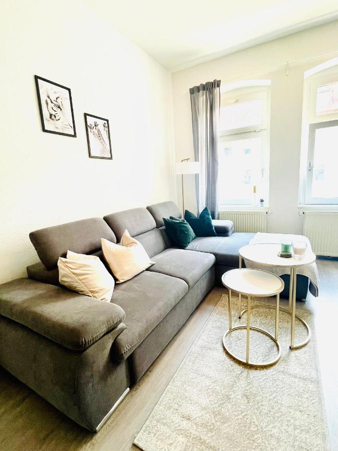 Renoviertes Apartment in zentraler Lage - WLAN, Netflix, Küche und Queensize-Bett für 4 Gäste Erfurt Exterior foto