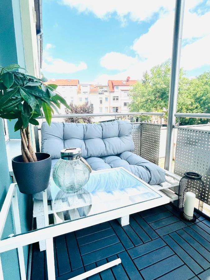 Renoviertes Apartment in zentraler Lage - WLAN, Netflix, Küche und Queensize-Bett für 4 Gäste Erfurt Exterior foto